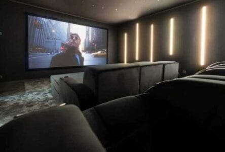 Comment installer un vrai système Home Cinéma chez soi