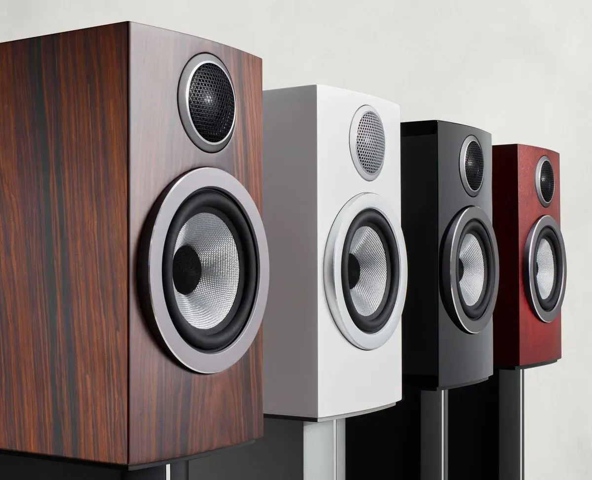 707-s3-noir-laque_6329a8d374154_1200_result Enceinte bibliothèque Bowers & Wilkins 707 S3 Gloss Black (Unité) – Image 7